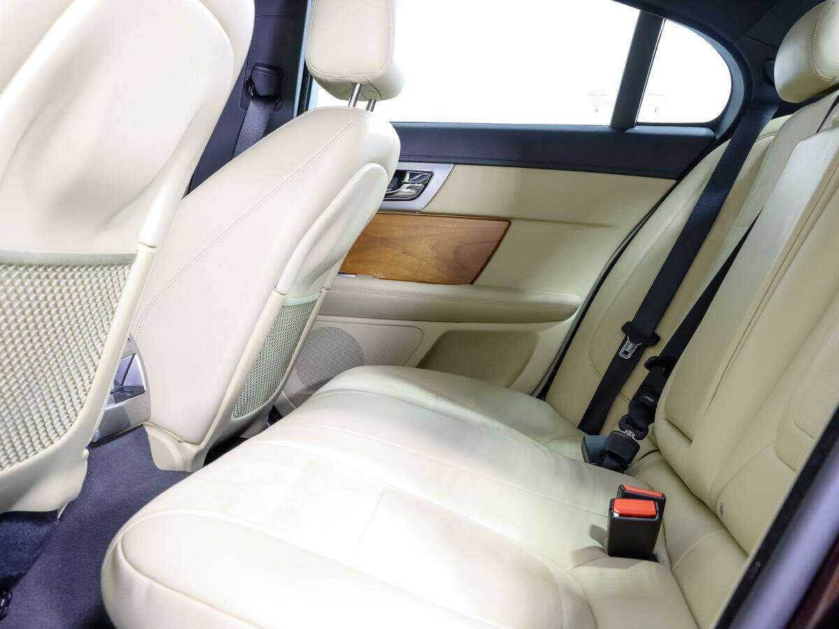 Купить Jaguar XF с пробегом. Фото: #8