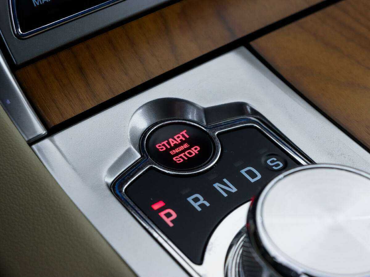 Купить Jaguar XF с пробегом. Фото: #12