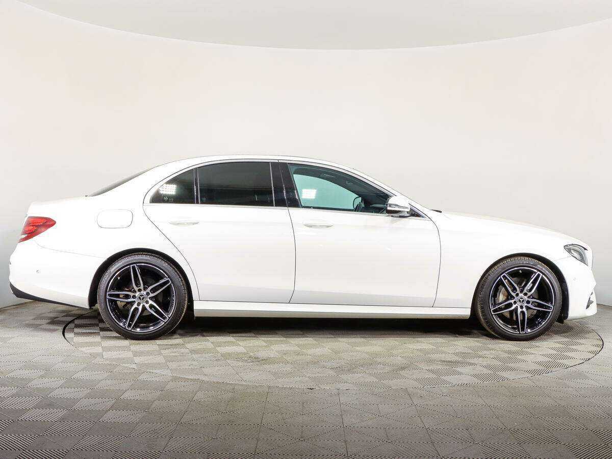 Купить Mercedes-Benz E-Класс с пробегом. Фото: #3