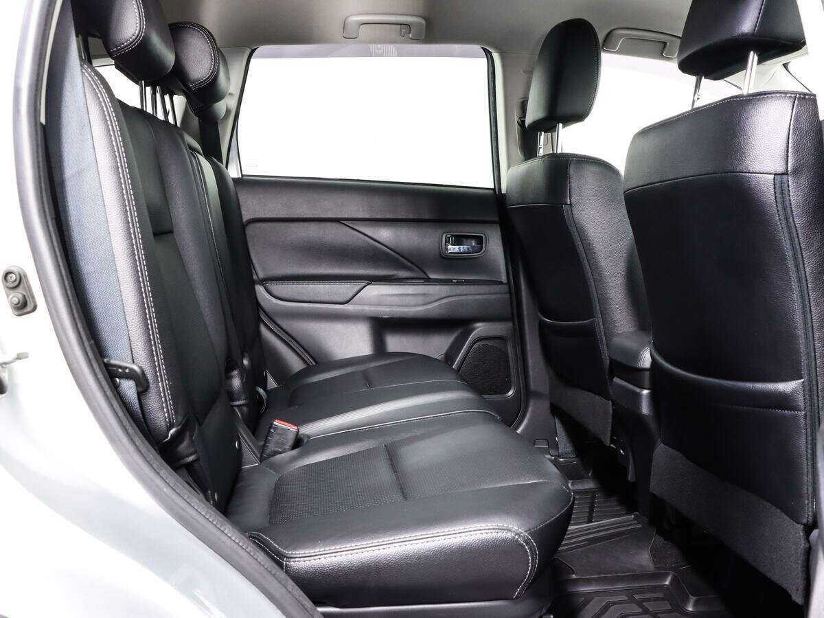 Купить Mitsubishi Outlander с пробегом. Фото: #12