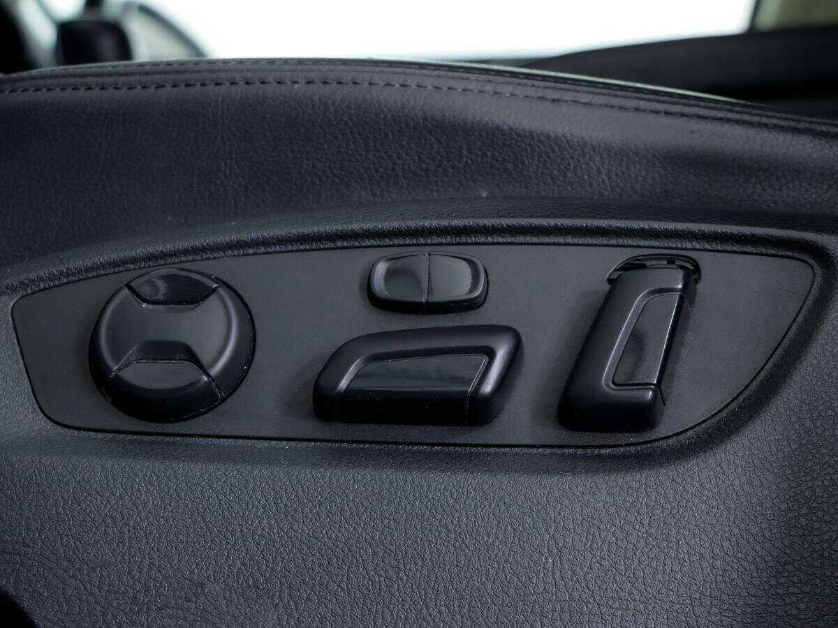 Купить Volkswagen Touareg с пробегом. Фото: #11