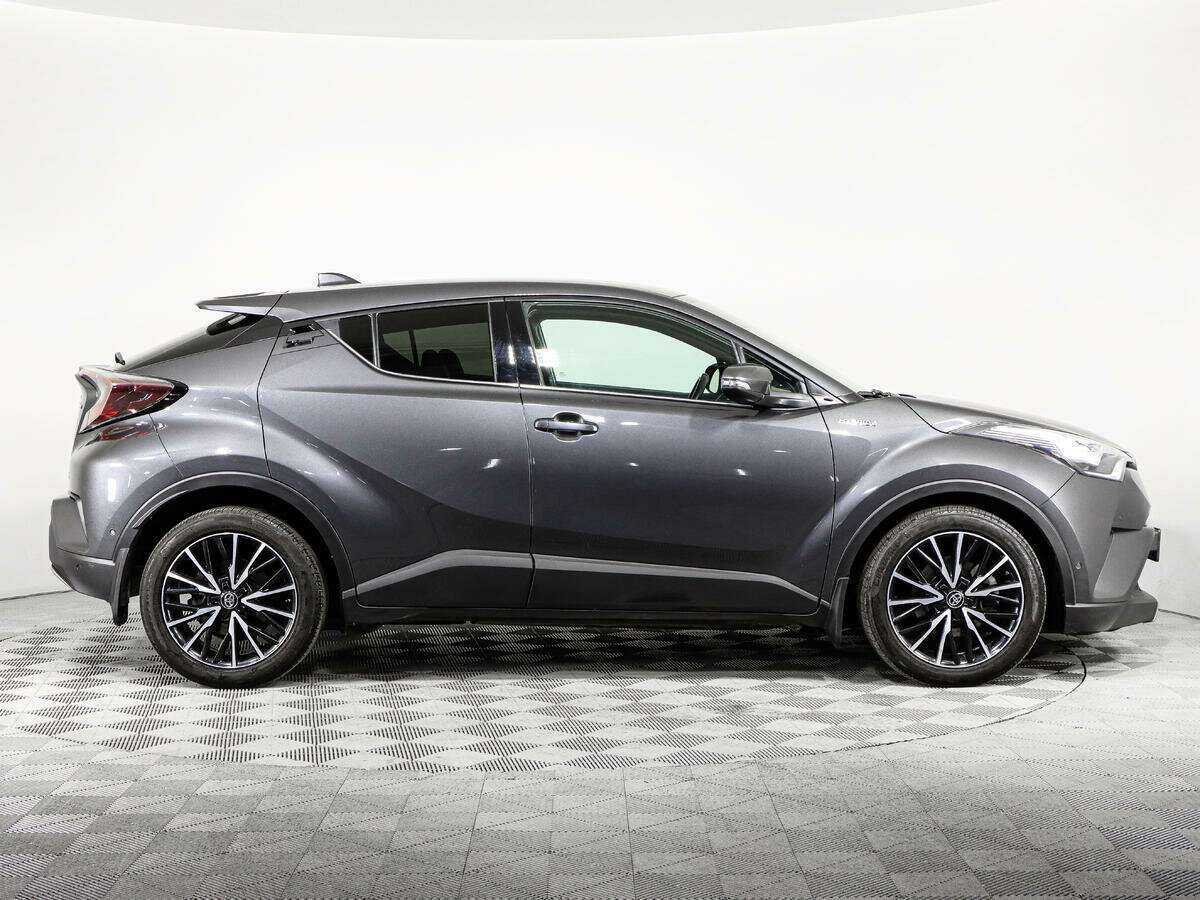 Купить Toyota C-HR с пробегом. Фото: #3