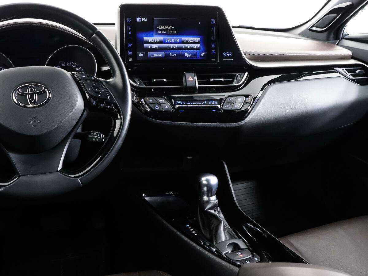 Купить Toyota C-HR с пробегом. Фото: #13