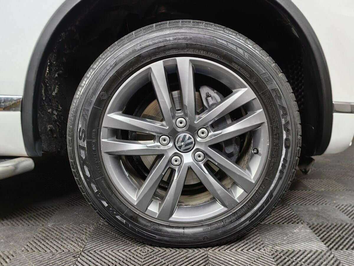 Купить Volkswagen Touareg с пробегом. Фото: #15
