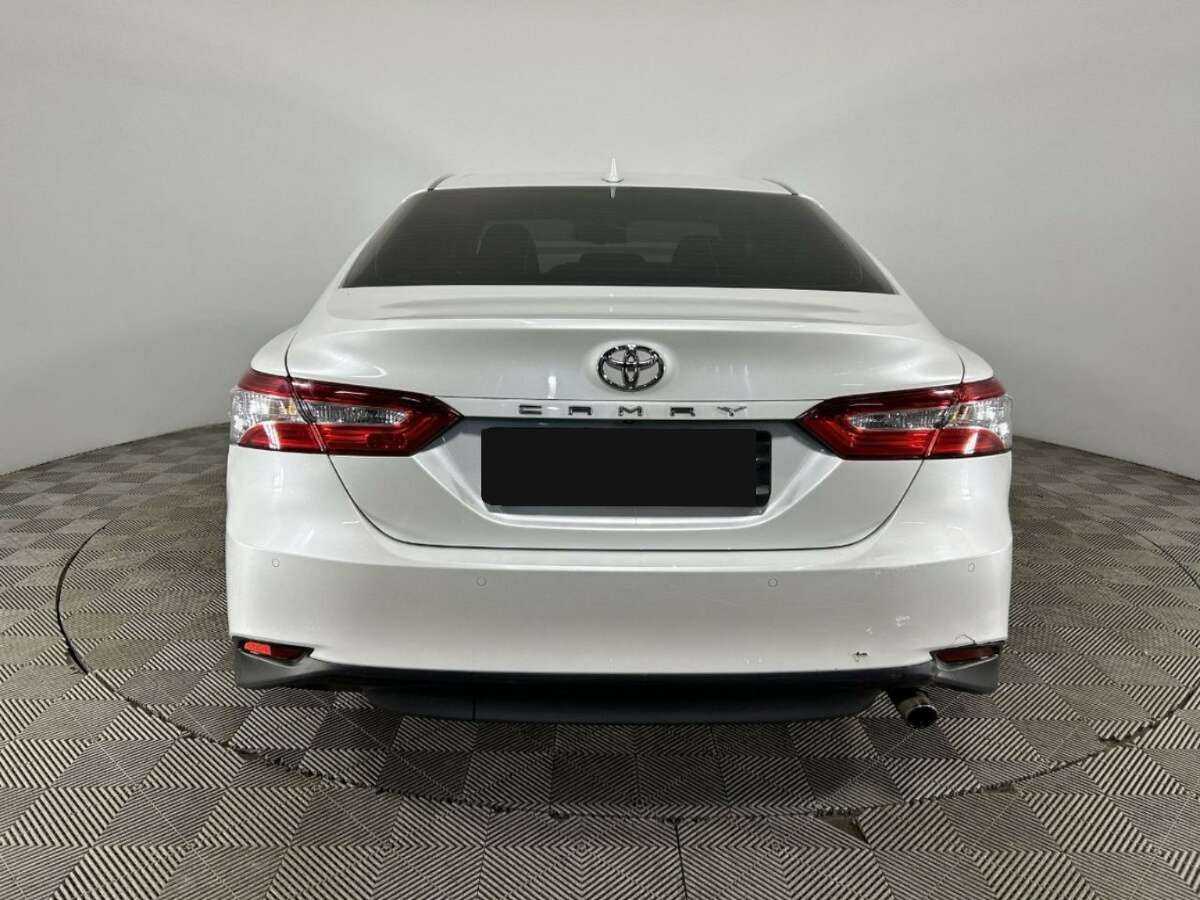 Купить Toyota Camry с пробегом. Фото: #2