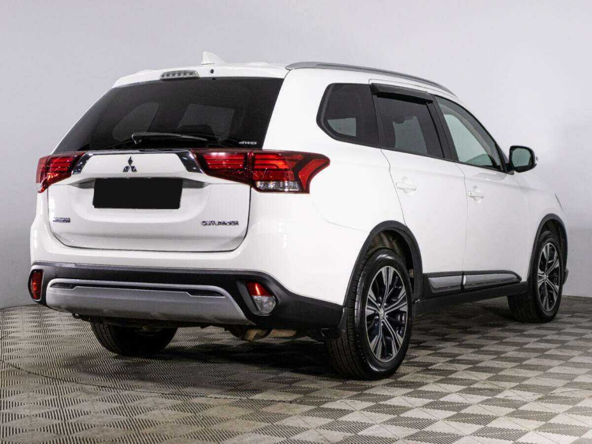 Купить Mitsubishi Outlander с пробегом. Фото: #4