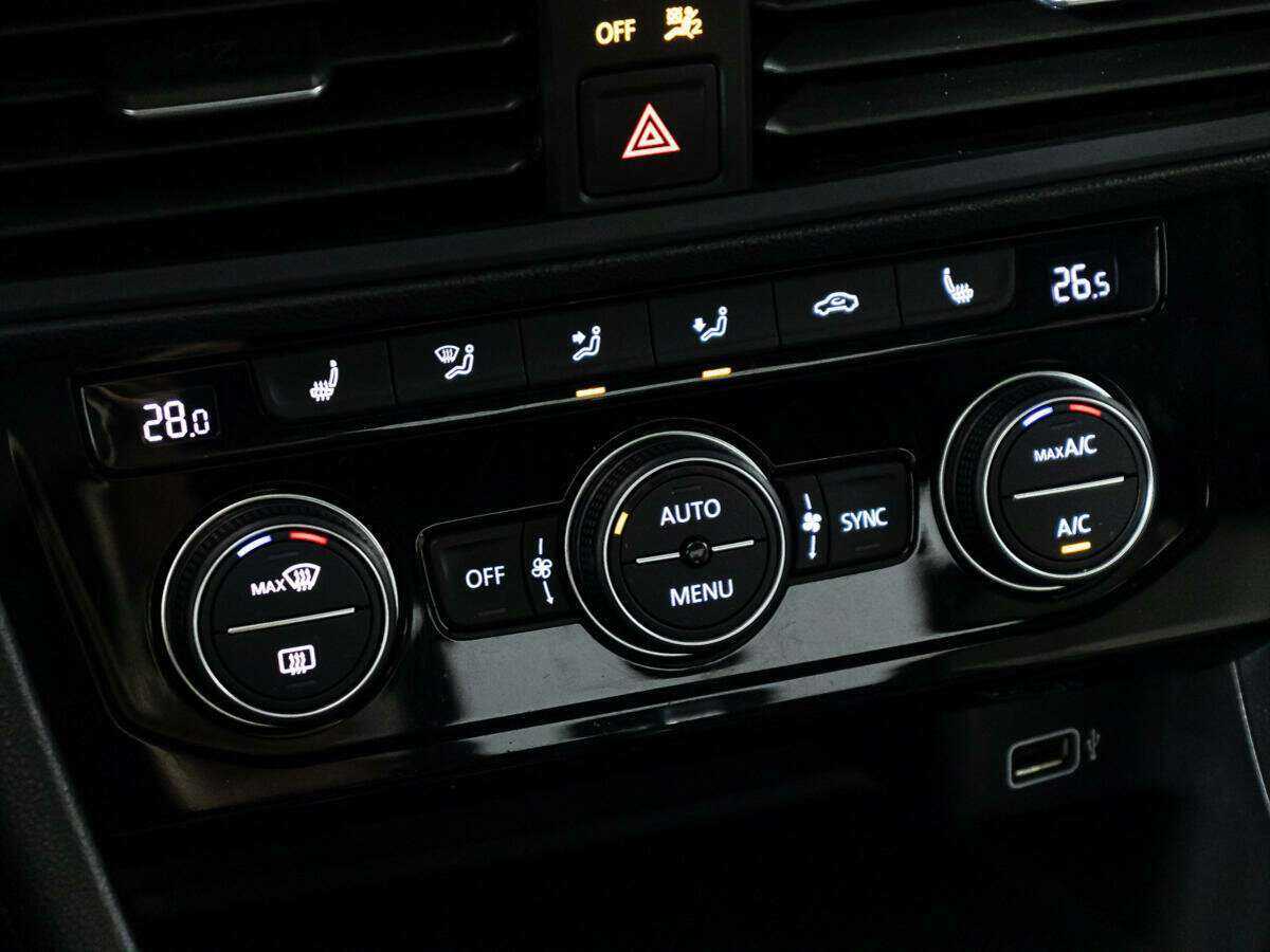 Купить Volkswagen Jetta с пробегом. Фото: #16