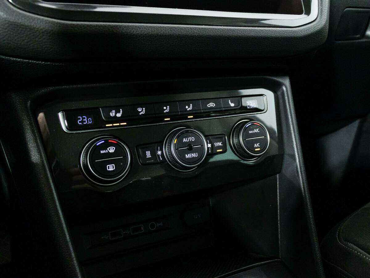 Купить Volkswagen Tiguan с пробегом. Фото: #16