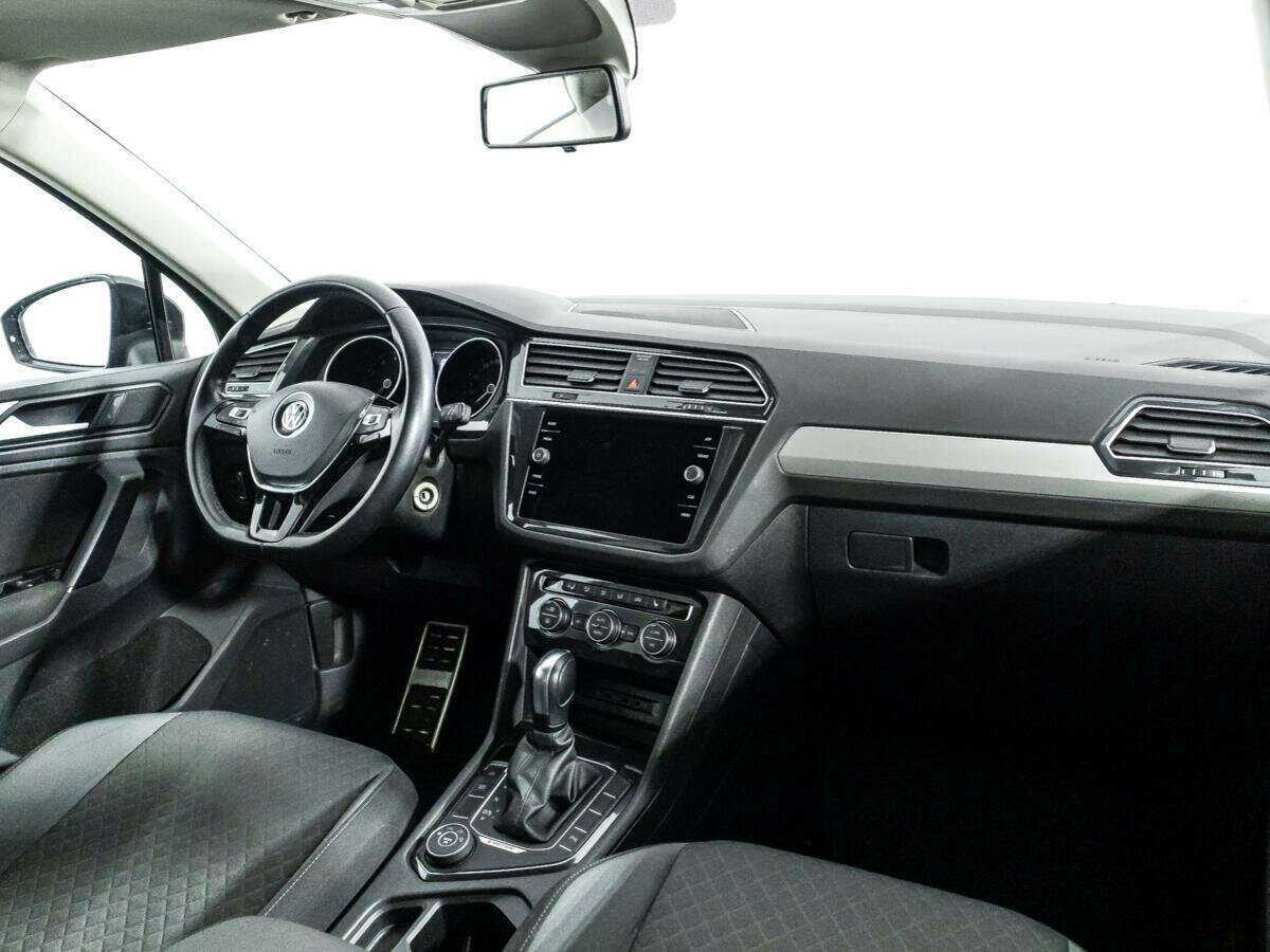 Купить Volkswagen Tiguan с пробегом. Фото: #8