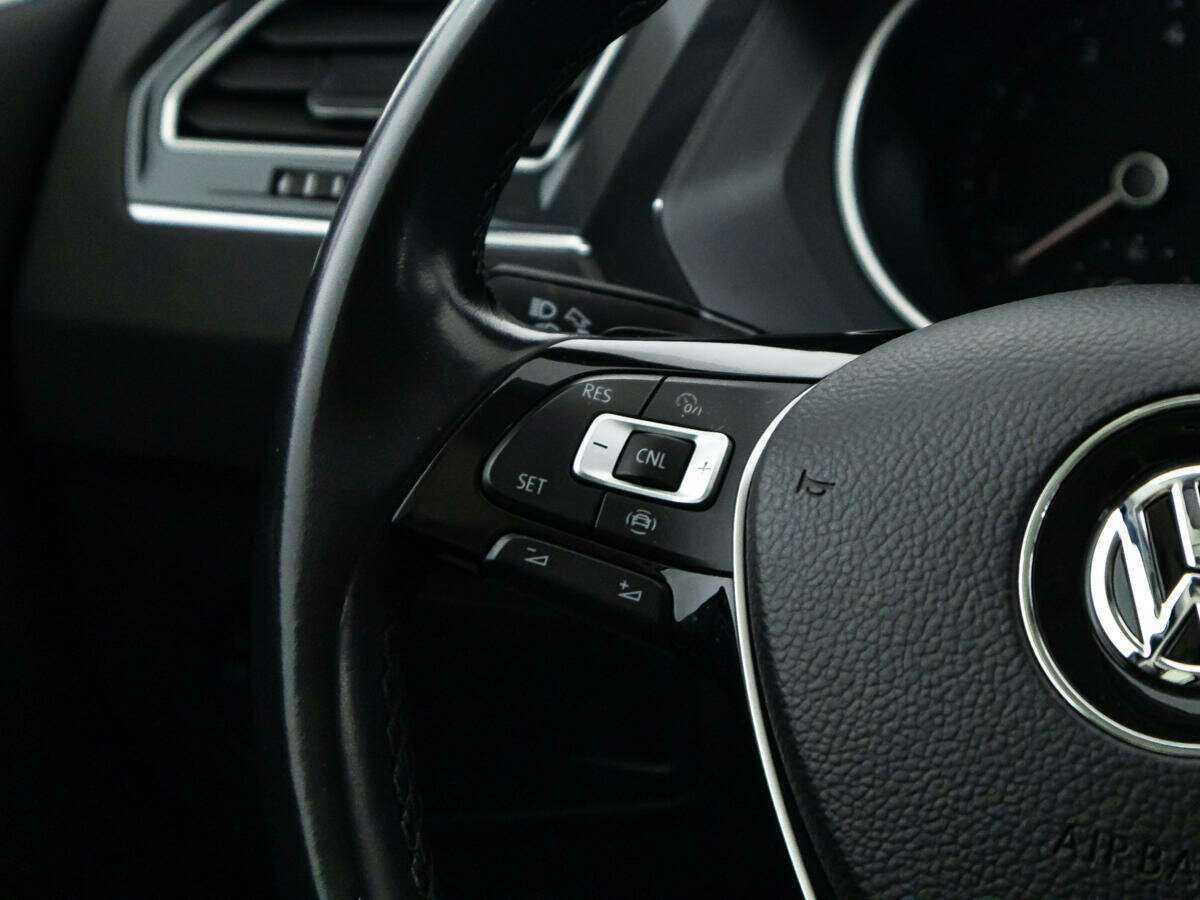 Купить Volkswagen Tiguan с пробегом. Фото: #18