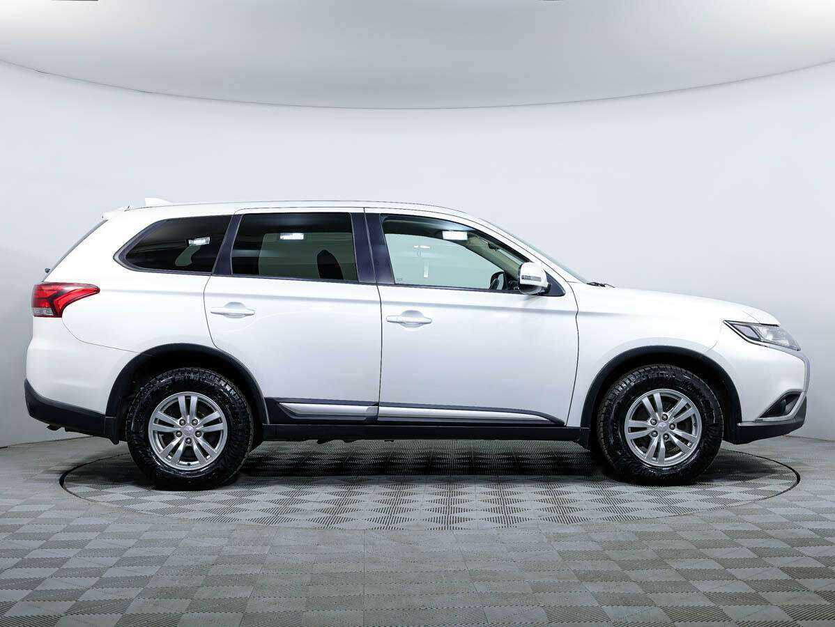 Купить Mitsubishi Outlander с пробегом. Фото: #3