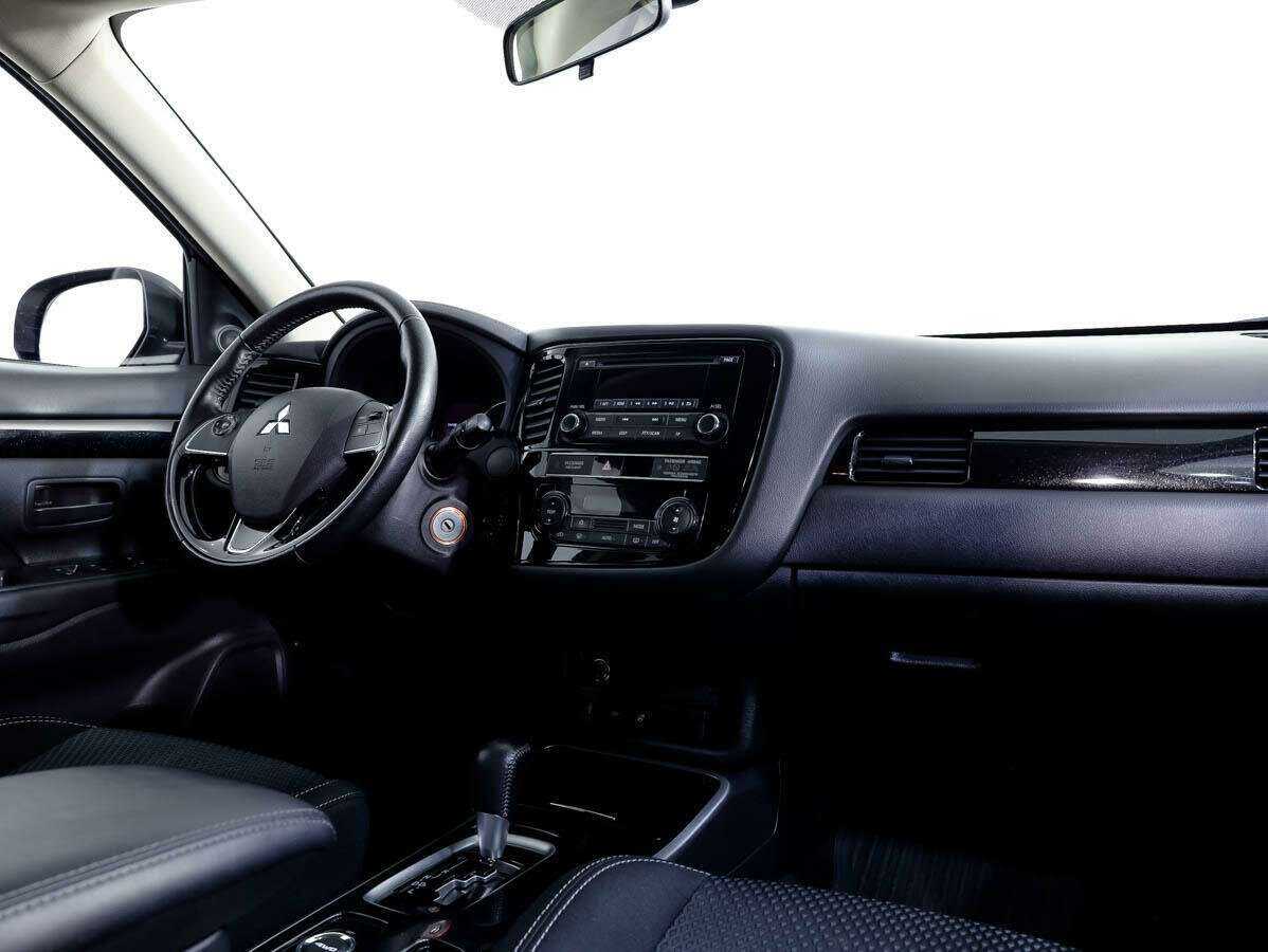 Купить Mitsubishi Outlander с пробегом. Фото: #8