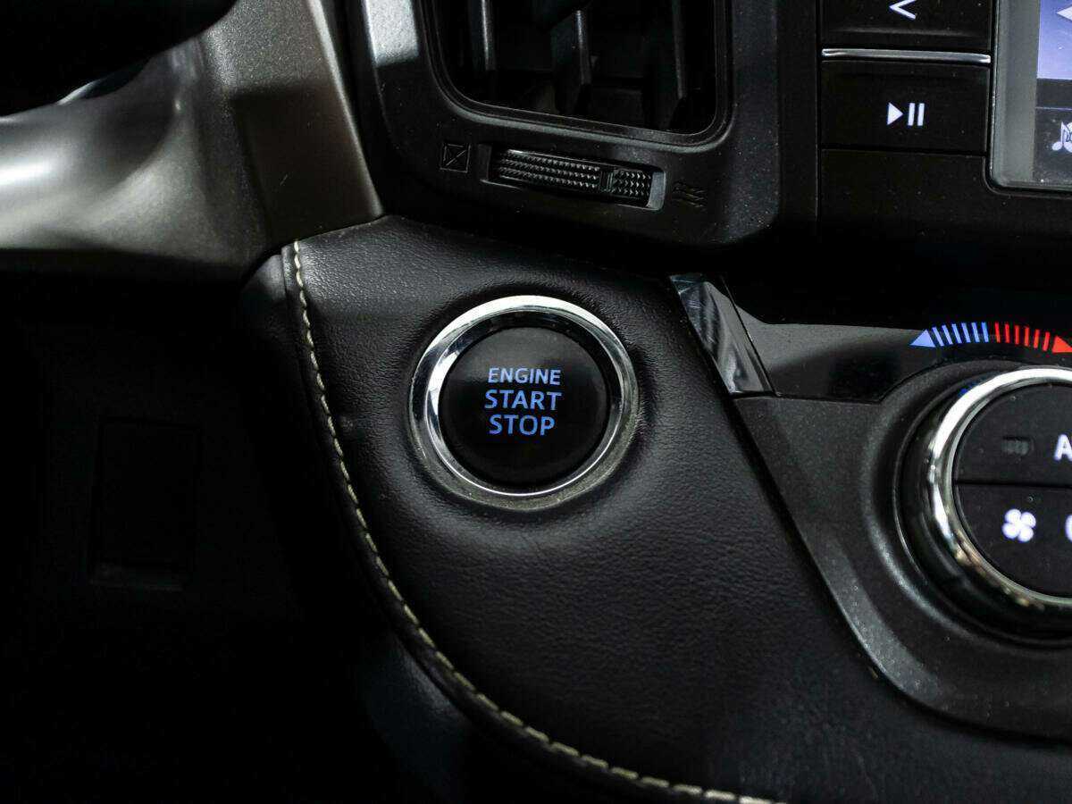 Купить Toyota RAV4 с пробегом. Фото: #20