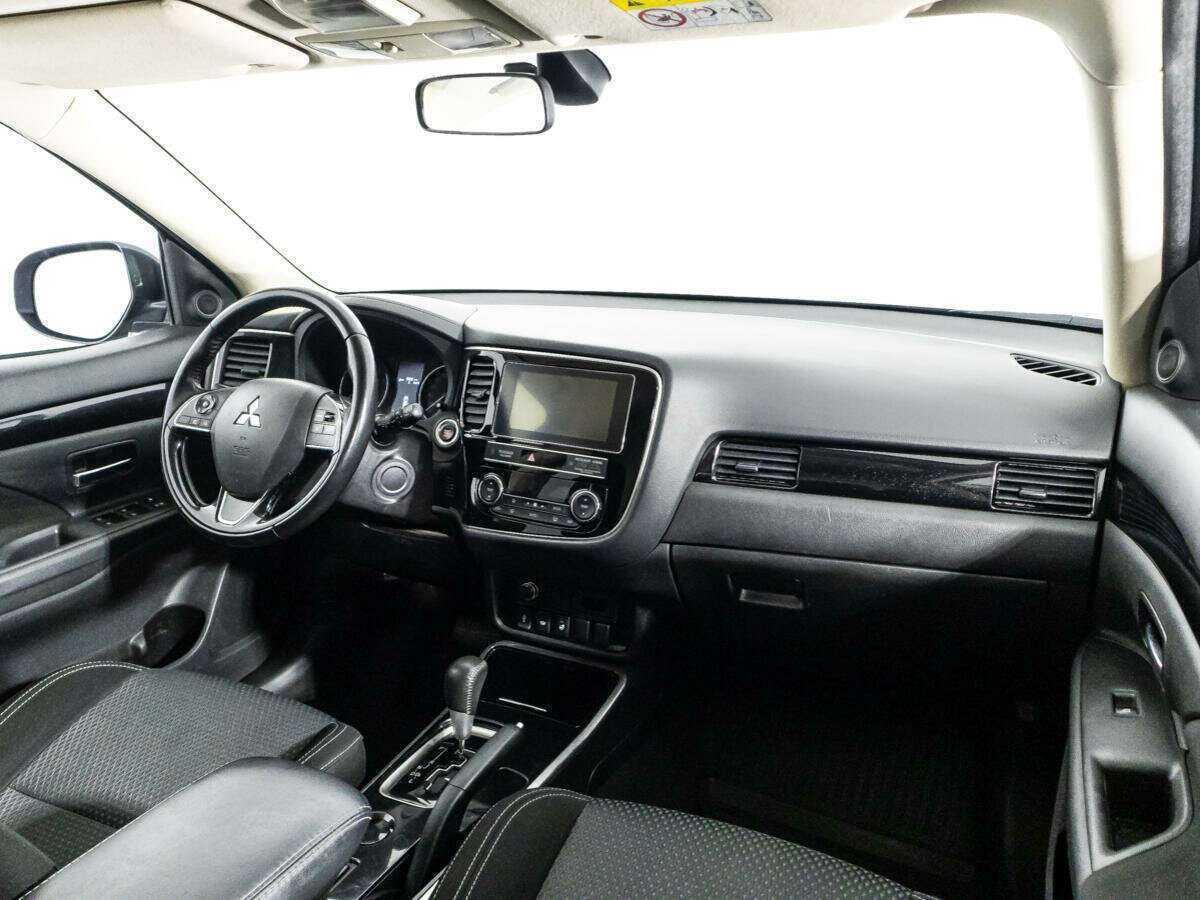 Купить Mitsubishi Outlander с пробегом. Фото: #8