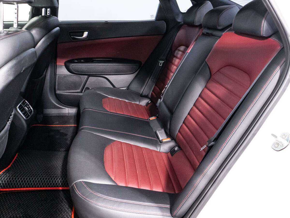 Купить Kia Optima с пробегом. Фото: #9