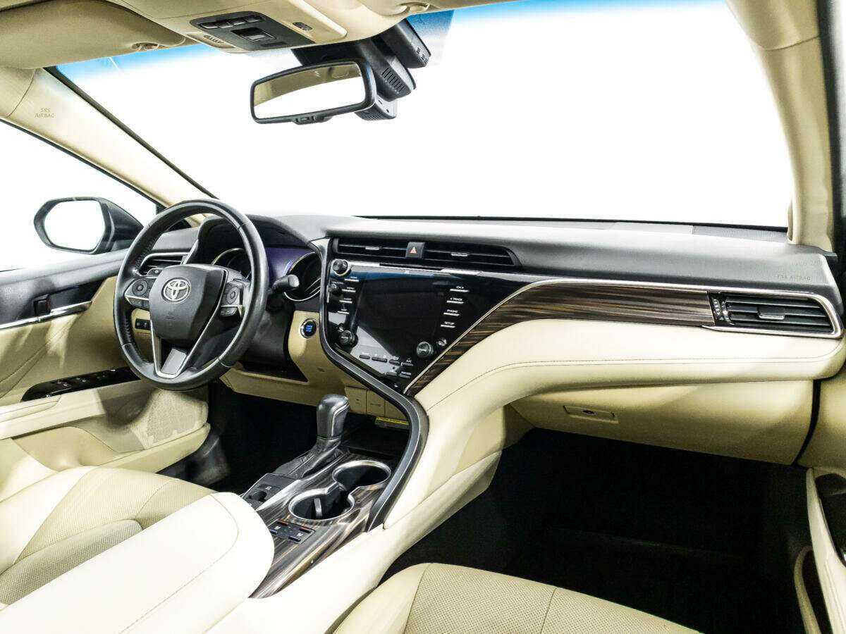 Купить Toyota Camry с пробегом. Фото: #8