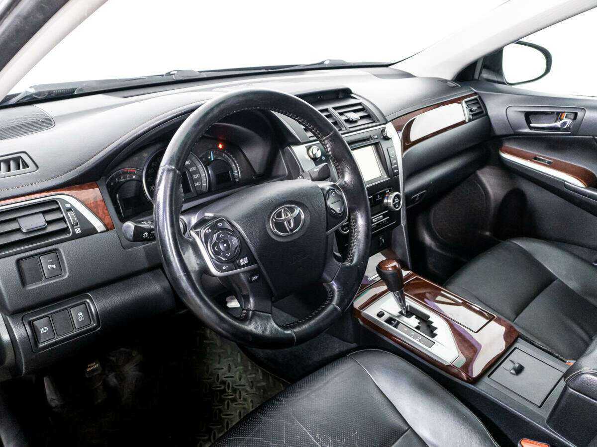 Купить Toyota Camry с пробегом. Фото: #10