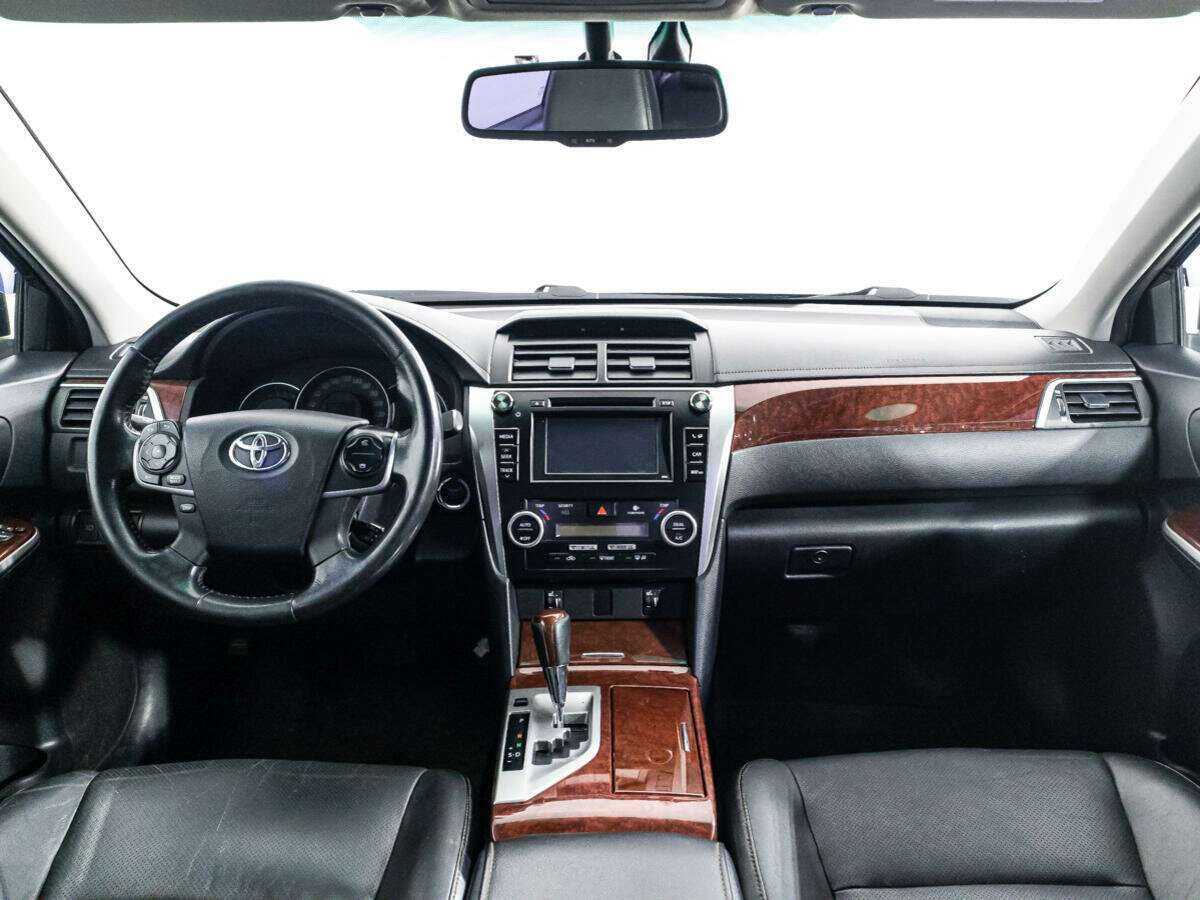 Купить Toyota Camry с пробегом. Фото: #12