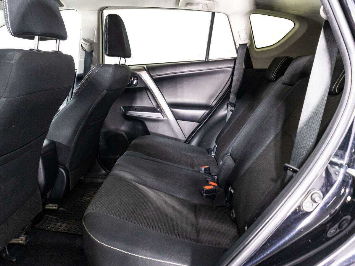Купить Toyota RAV4 с пробегом. Фото: #9