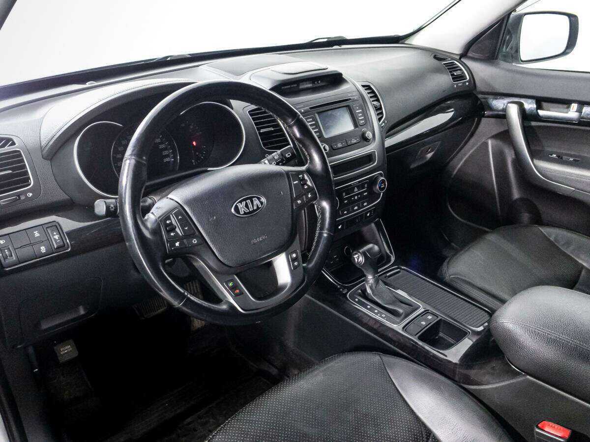 Купить Kia Sorento с пробегом. Фото: #10