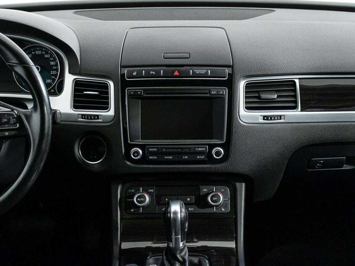 Купить Volkswagen Touareg с пробегом. Фото: #11