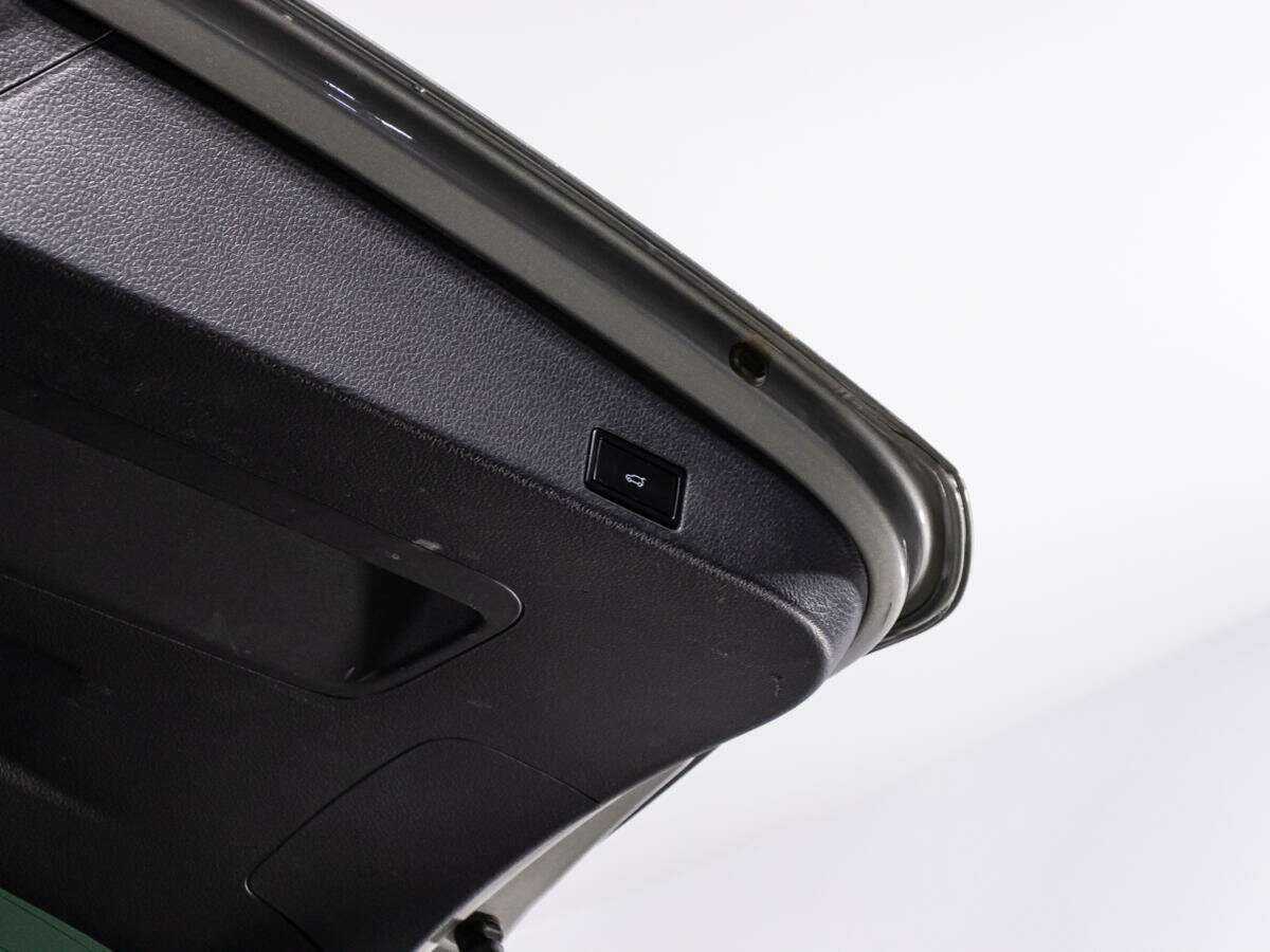 Купить Volkswagen Touareg с пробегом. Фото: #13