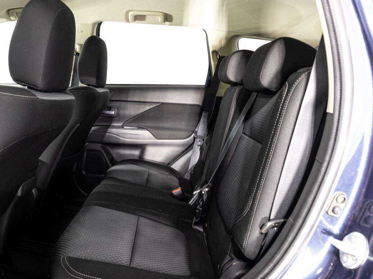 Купить Mitsubishi Outlander с пробегом. Фото: #9