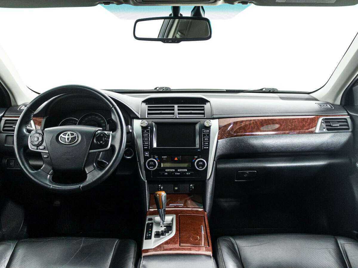 Купить Toyota Camry с пробегом. Фото: #12