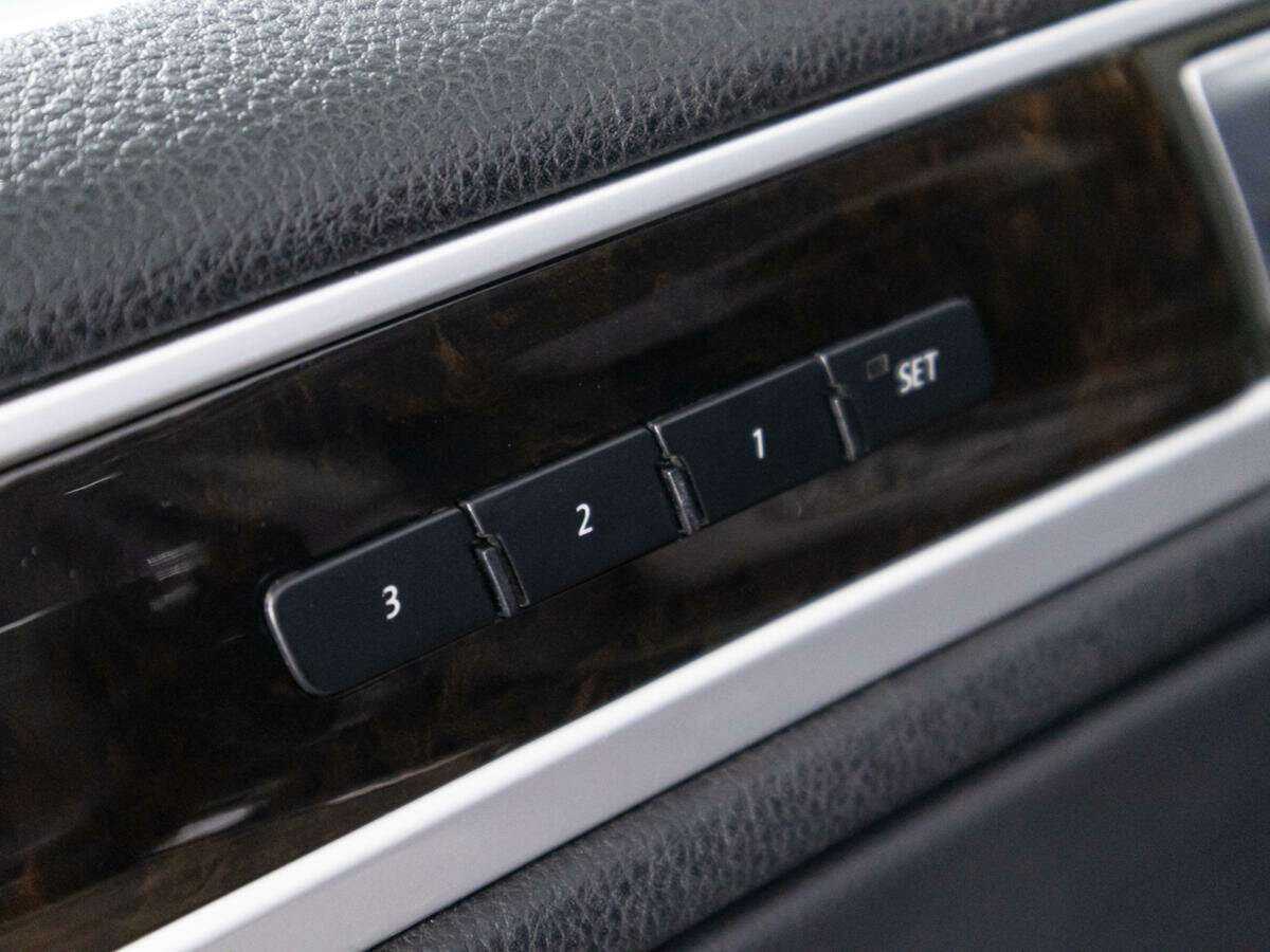 Купить Volkswagen Touareg с пробегом. Фото: #12