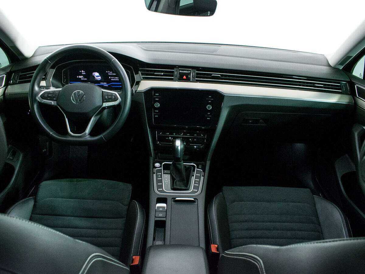Купить Volkswagen Passat с пробегом. Фото: #10