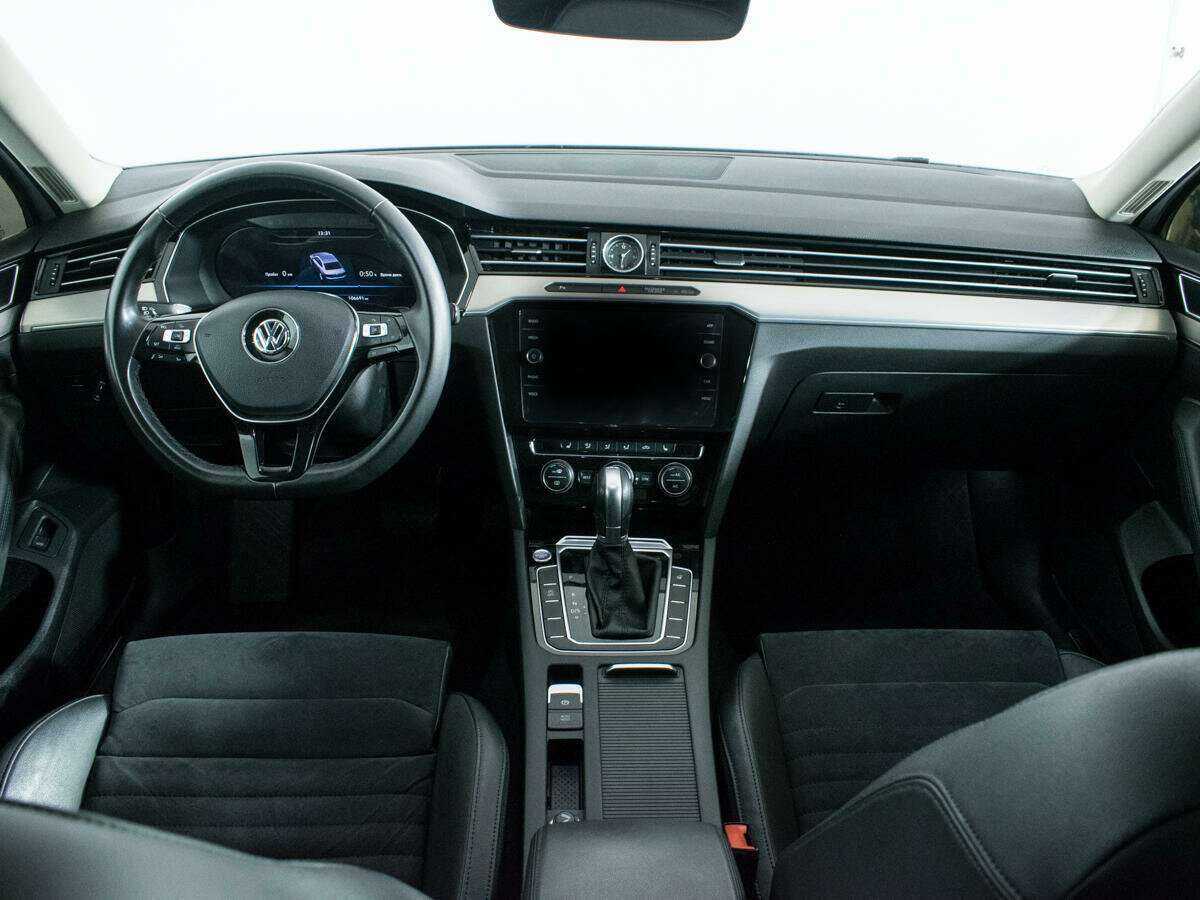 Купить Volkswagen Passat с пробегом. Фото: #10