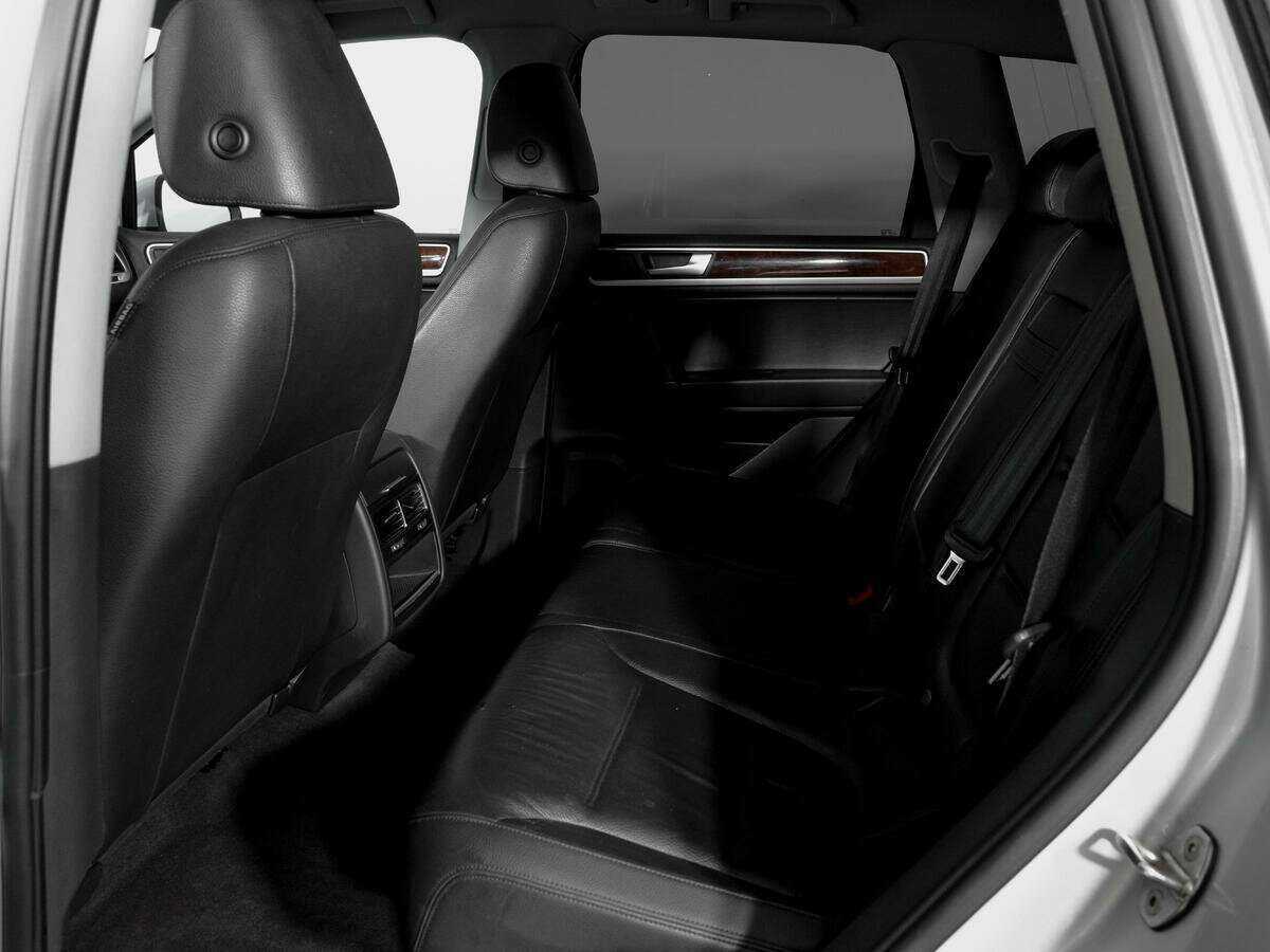 Купить Volkswagen Touareg с пробегом. Фото: #9