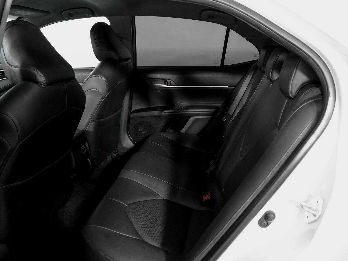 Купить Toyota Camry с пробегом. Фото: #9