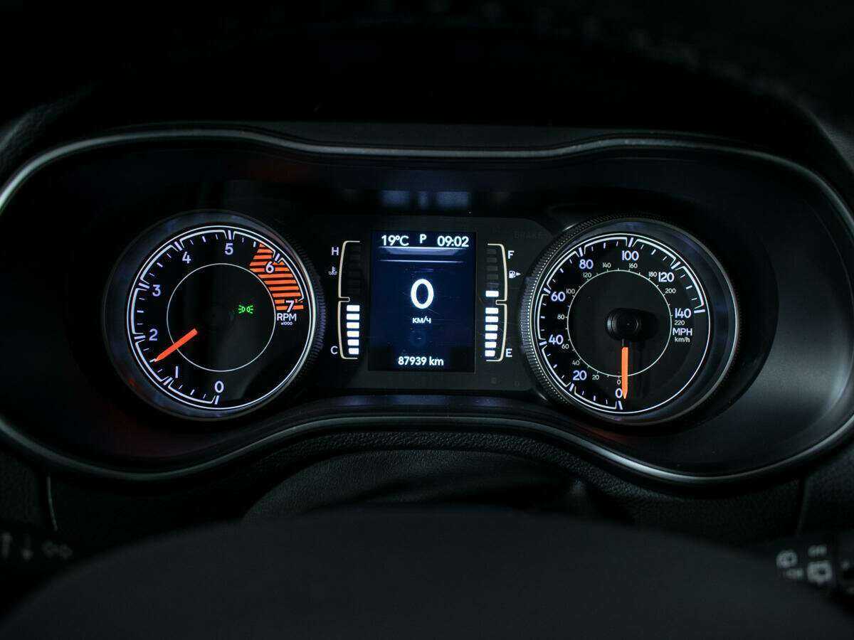 Купить Jeep Cherokee с пробегом. Фото: #10