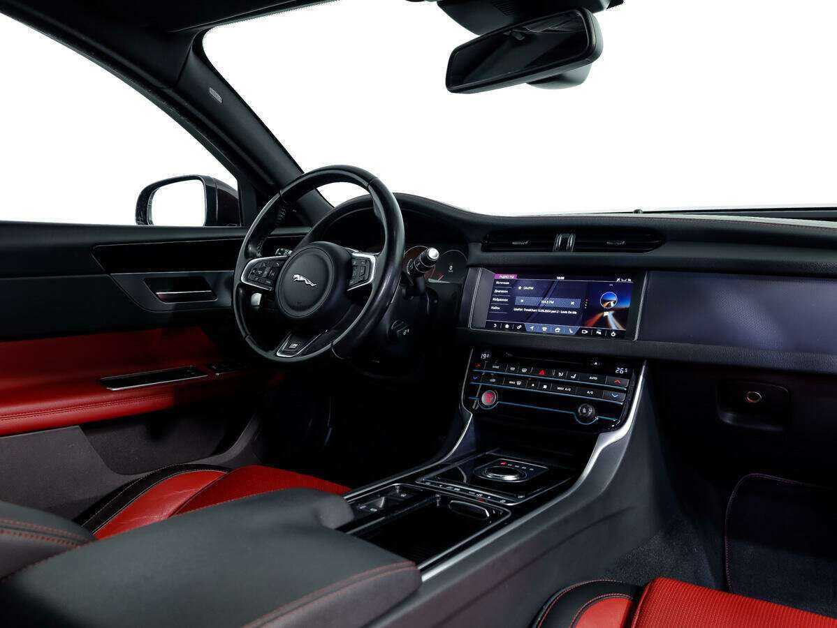 Купить Jaguar XF с пробегом. Фото: #8
