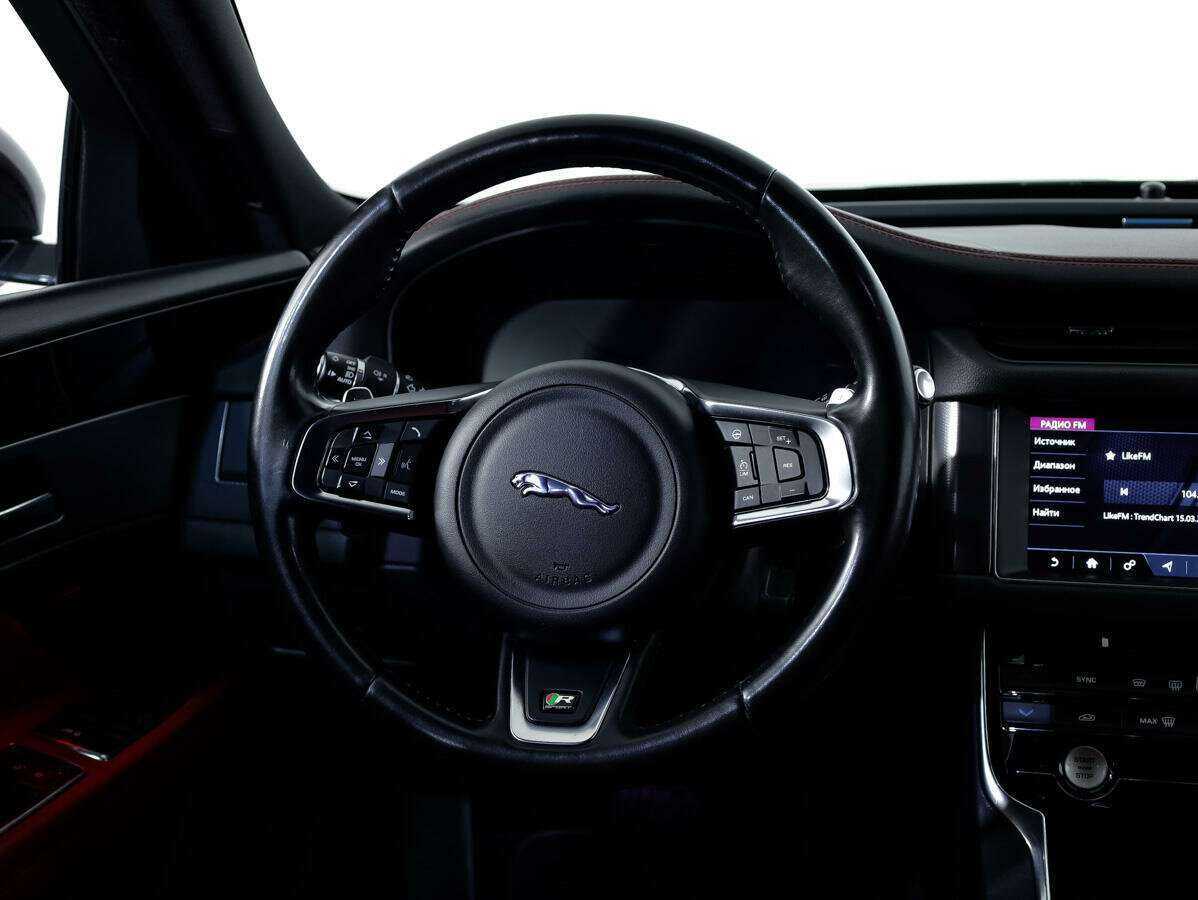 Купить Jaguar XF с пробегом. Фото: #11