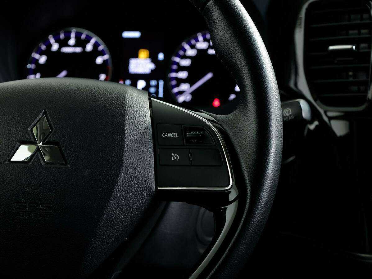Купить Mitsubishi Outlander с пробегом. Фото: #14
