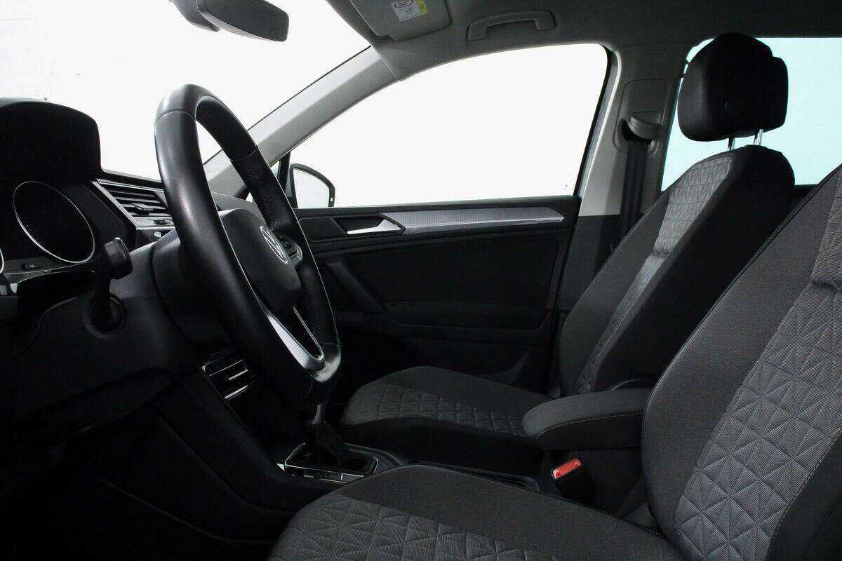 Купить Volkswagen Tiguan с пробегом. Фото: #6