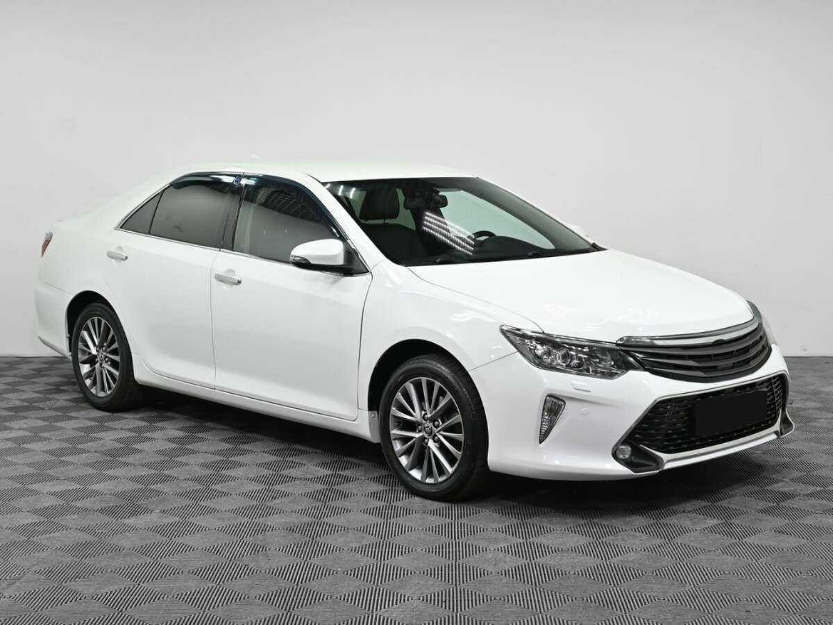 Купить Toyota Camry с пробегом. Фото: #2