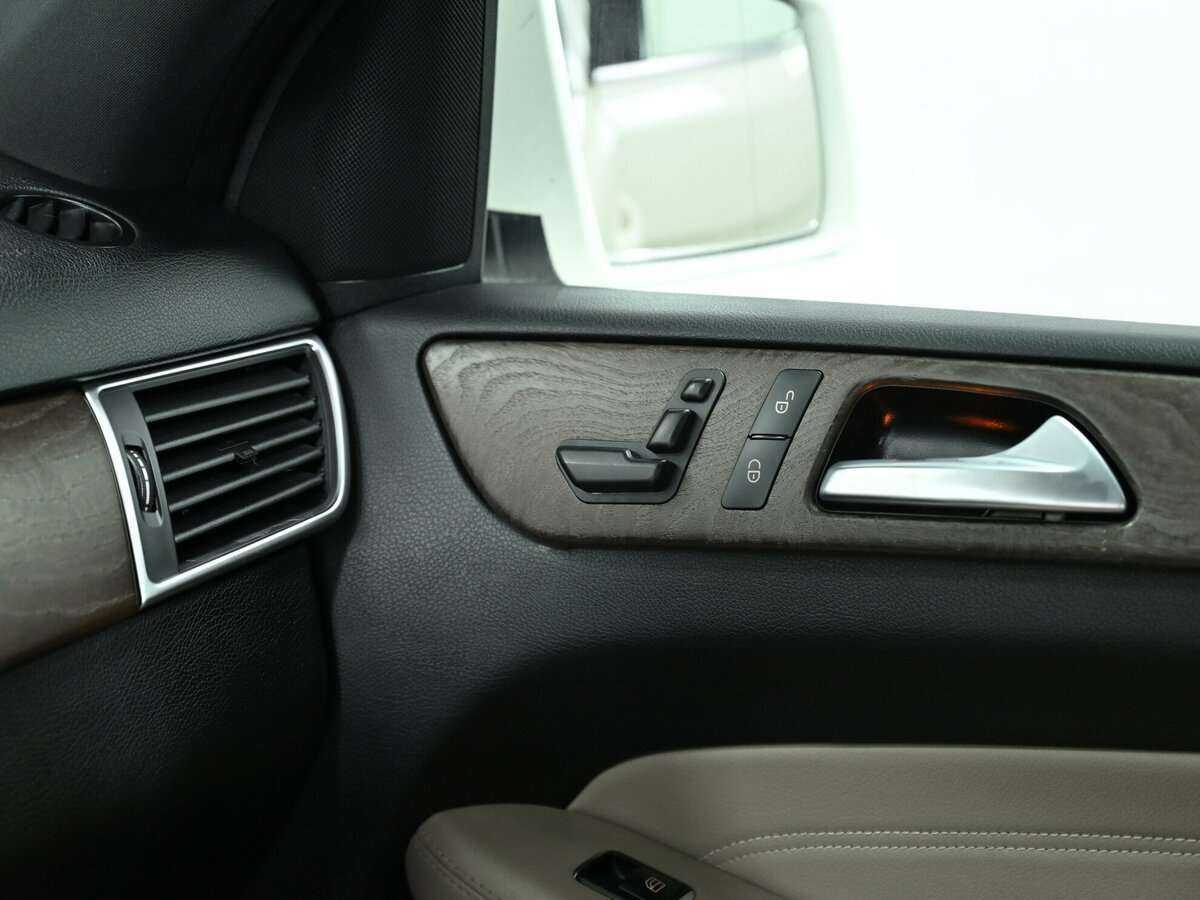 Купить Mercedes-Benz M-Класс с пробегом. Фото: #11