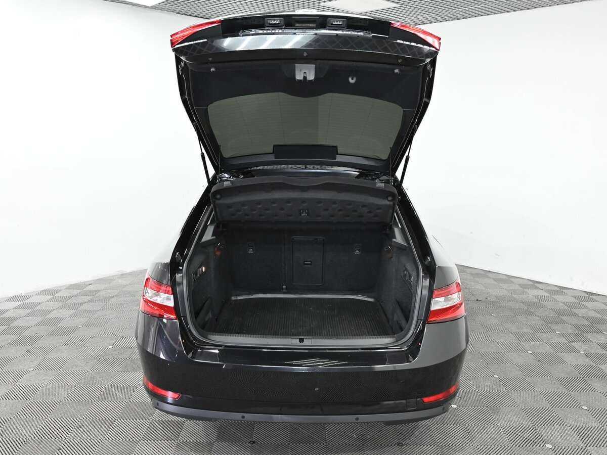 Купить Skoda Superb с пробегом. Фото: #10