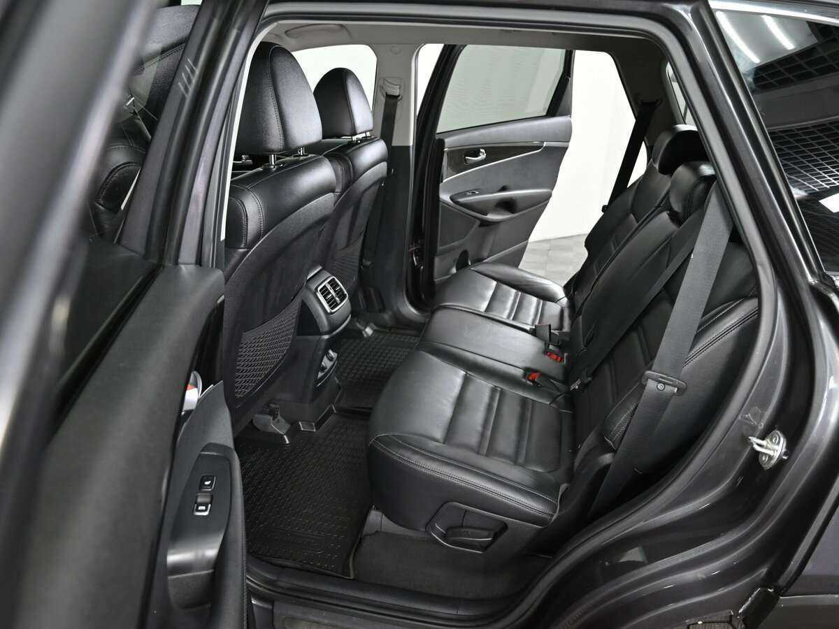 Купить Kia Sorento с пробегом. Фото: #9