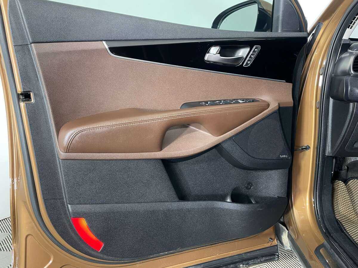 Купить Kia Sorento с пробегом. Фото: #24