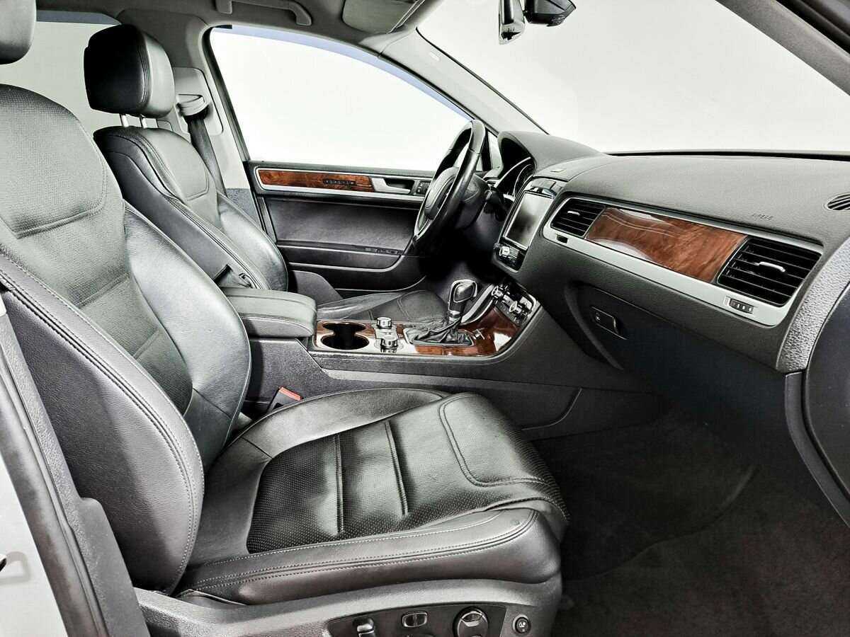 Купить Volkswagen Touareg с пробегом. Фото: #8