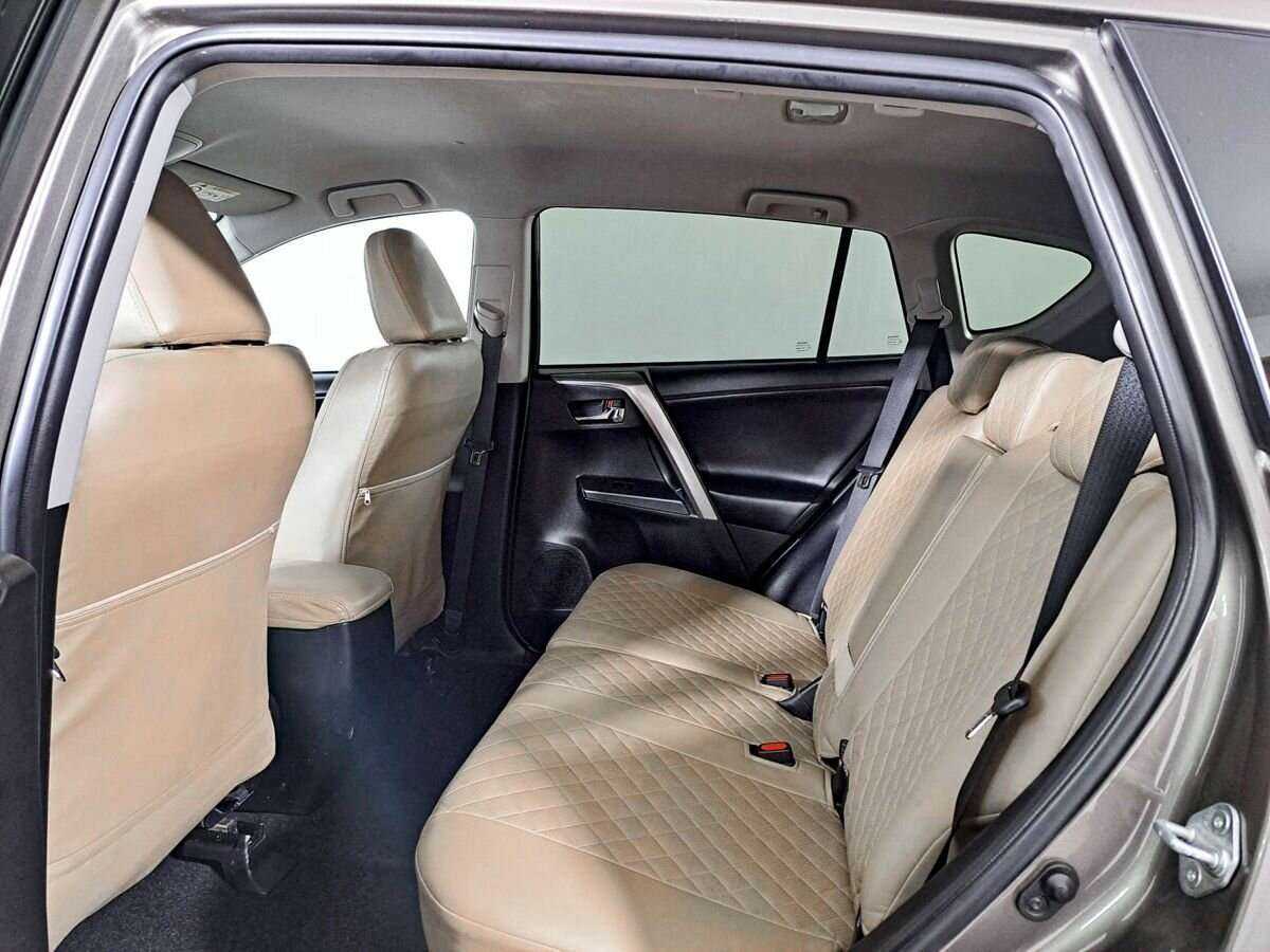 Купить Toyota RAV4 с пробегом. Фото: #10