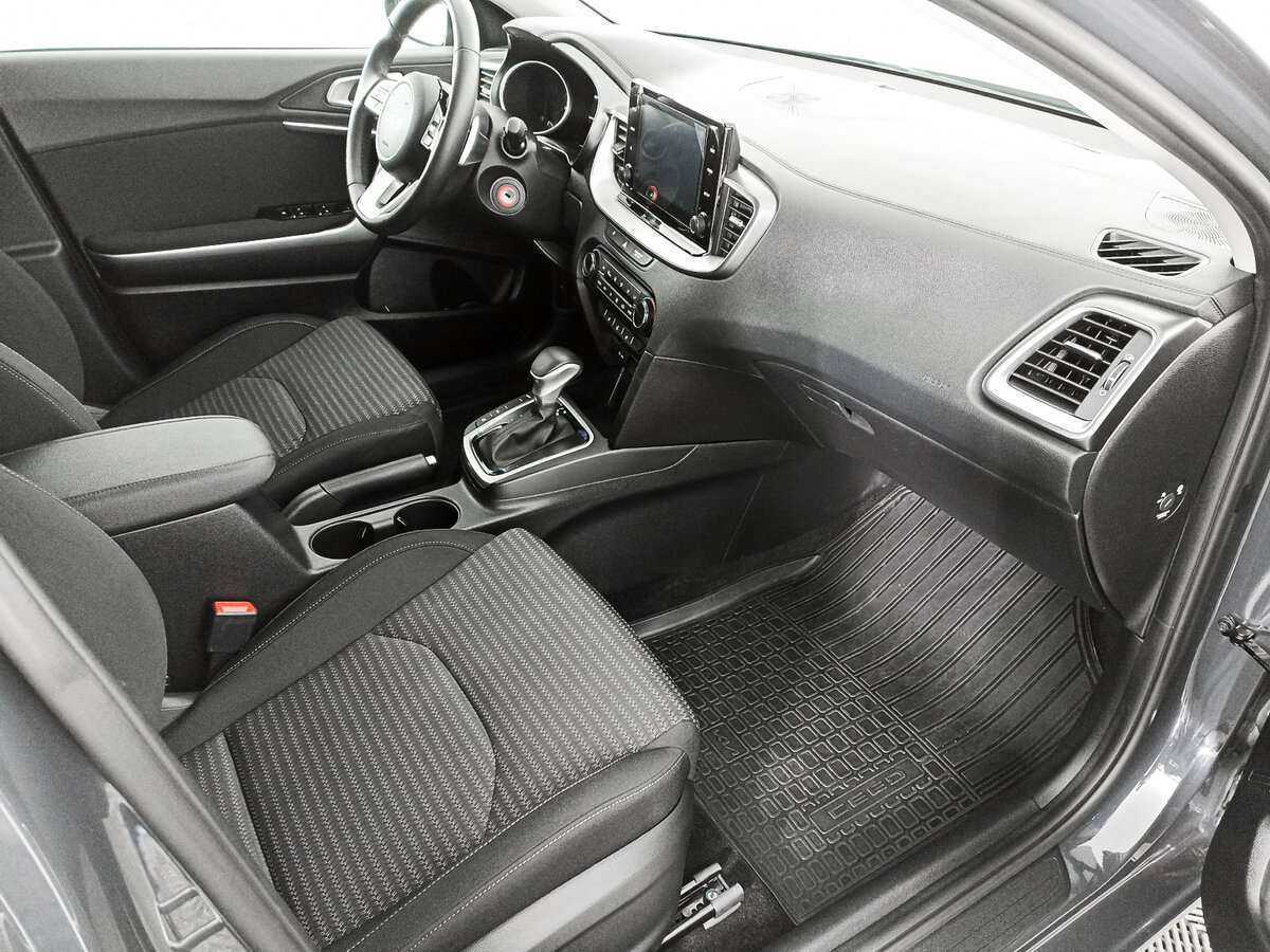 Купить Kia Ceed с пробегом. Фото: #8