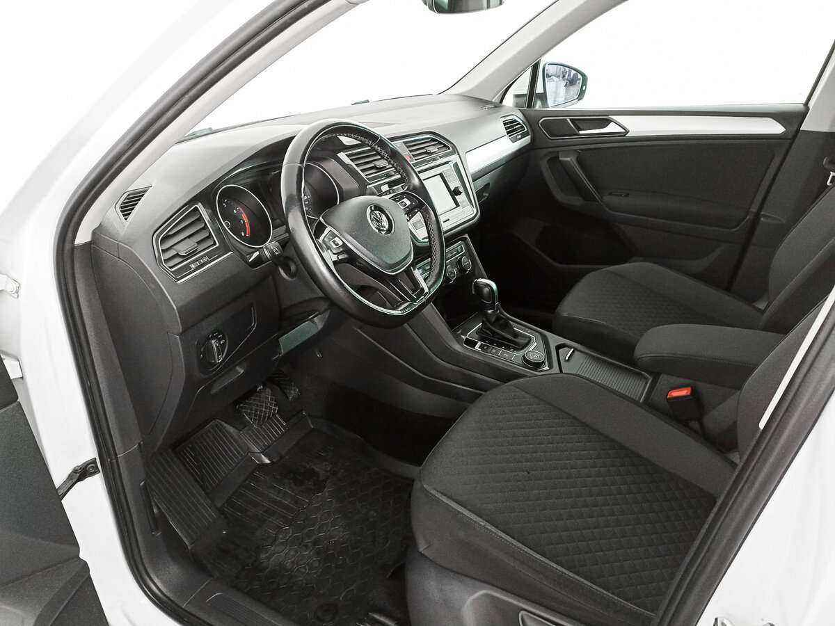 Купить Volkswagen Tiguan с пробегом. Фото: #15