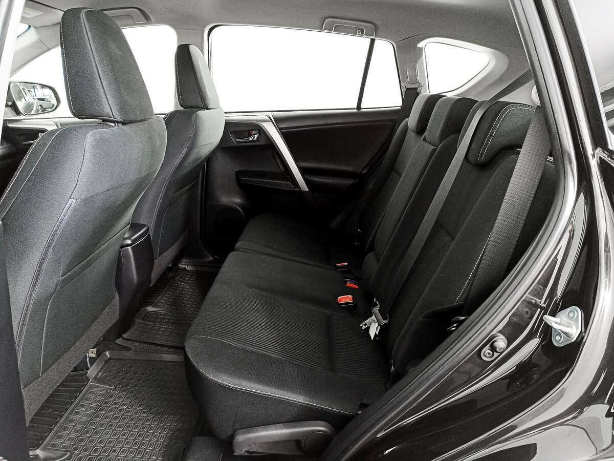 Купить Toyota RAV4 с пробегом. Фото: #9
