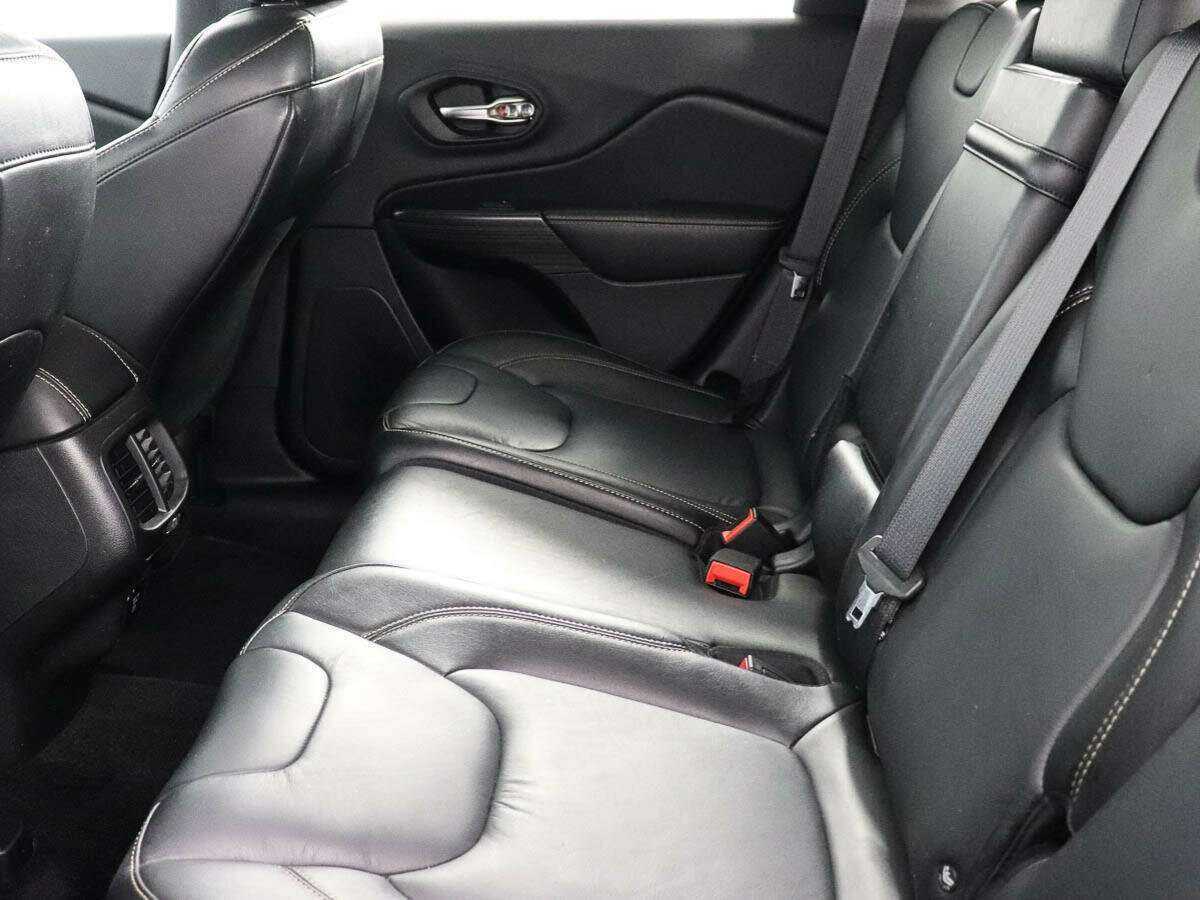 Купить Jeep Cherokee с пробегом. Фото: #8