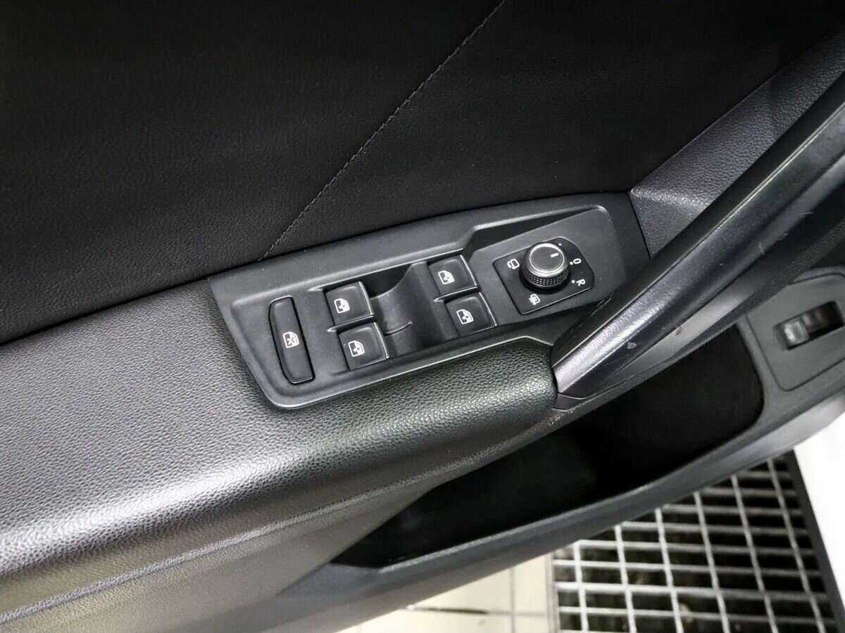 Купить Volkswagen Tiguan с пробегом. Фото: #11